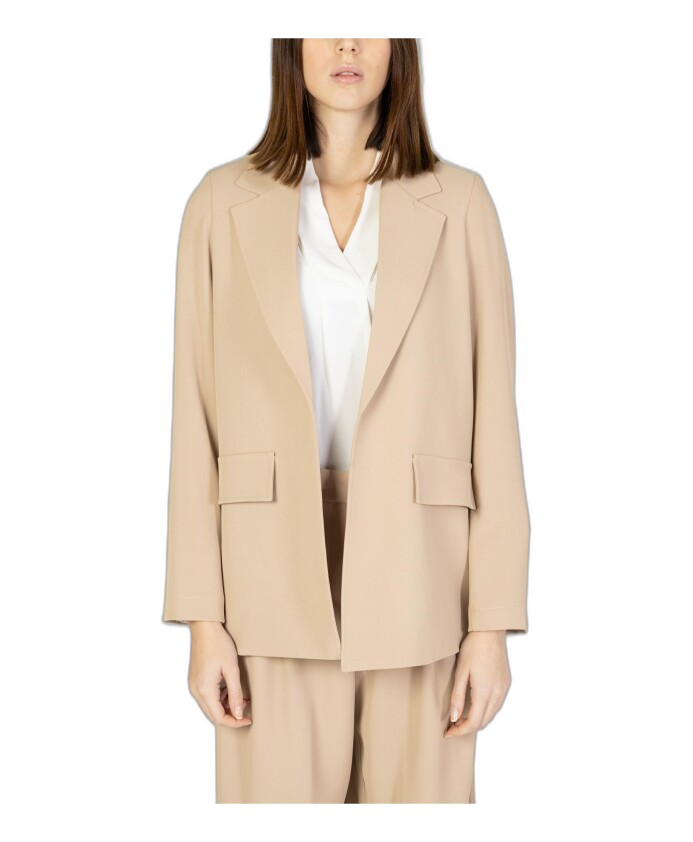 beige-lapel-collar-blazer