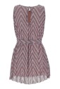 haut-elegant-avec-detail-ceinture
