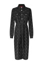 robe-chemise-en-denim-avec-ornements-de-perles