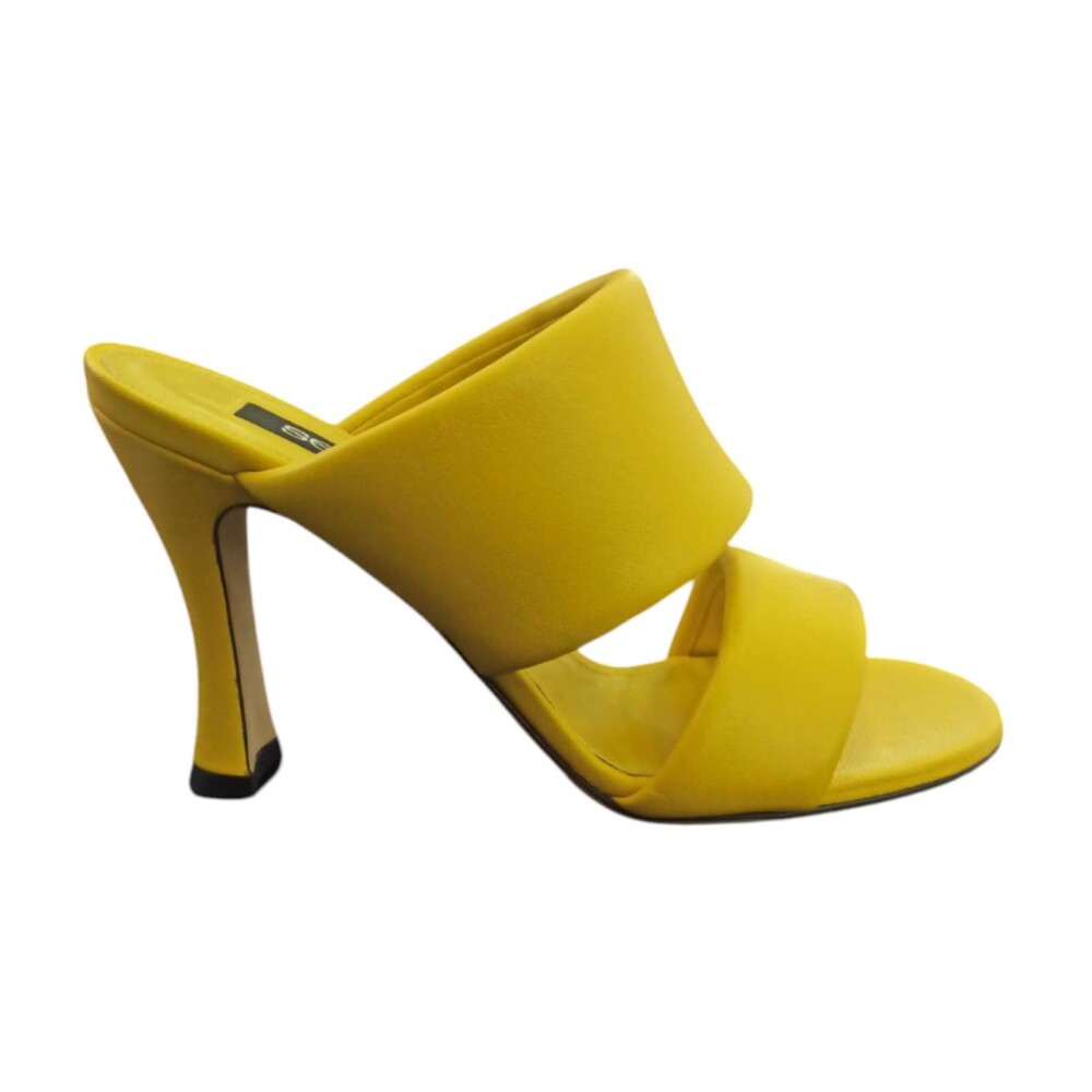 Shop fashion from Sergio Rossi