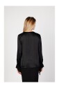 haut-tricote-noir-col-en-v