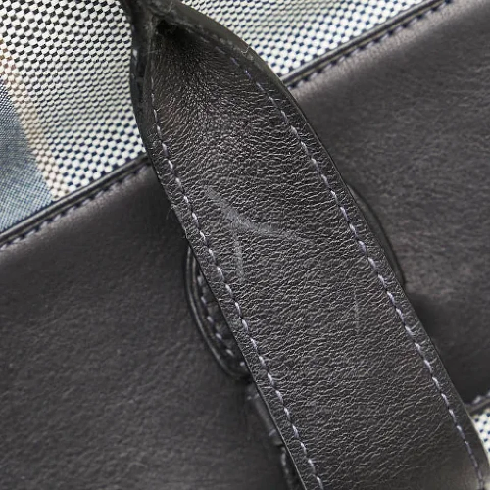 Loewe Pre-owned Canvas handbags Gray Dames