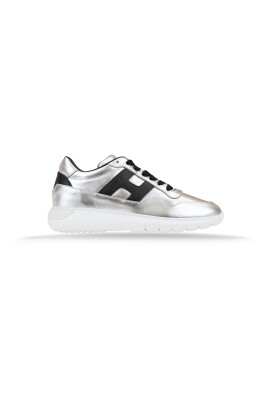 baskets-en-cuir-a-lacets-pour-femmes
