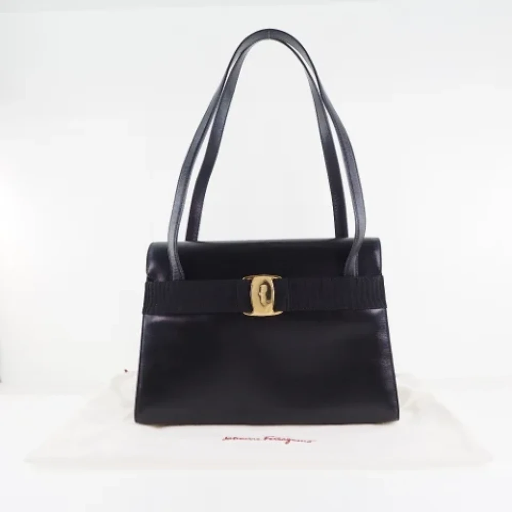 Salvatore Ferragamo Pre-owned Fabric shoulder-bags Black Dames