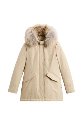 beige-parka-aw25-style-warmth