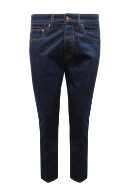 slim-fit-jeans