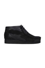 Scarpe allacciate