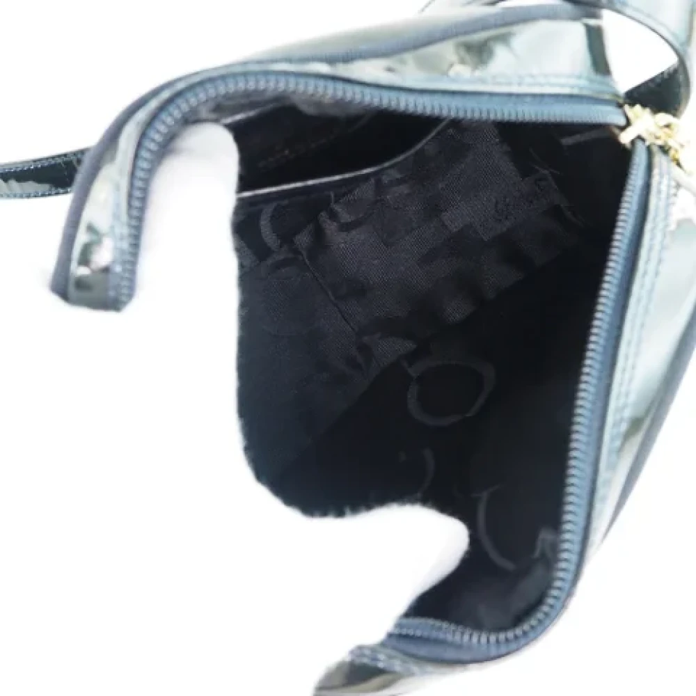 Salvatore Ferragamo Pre-owned Fabric shoulder-bags Black Dames
