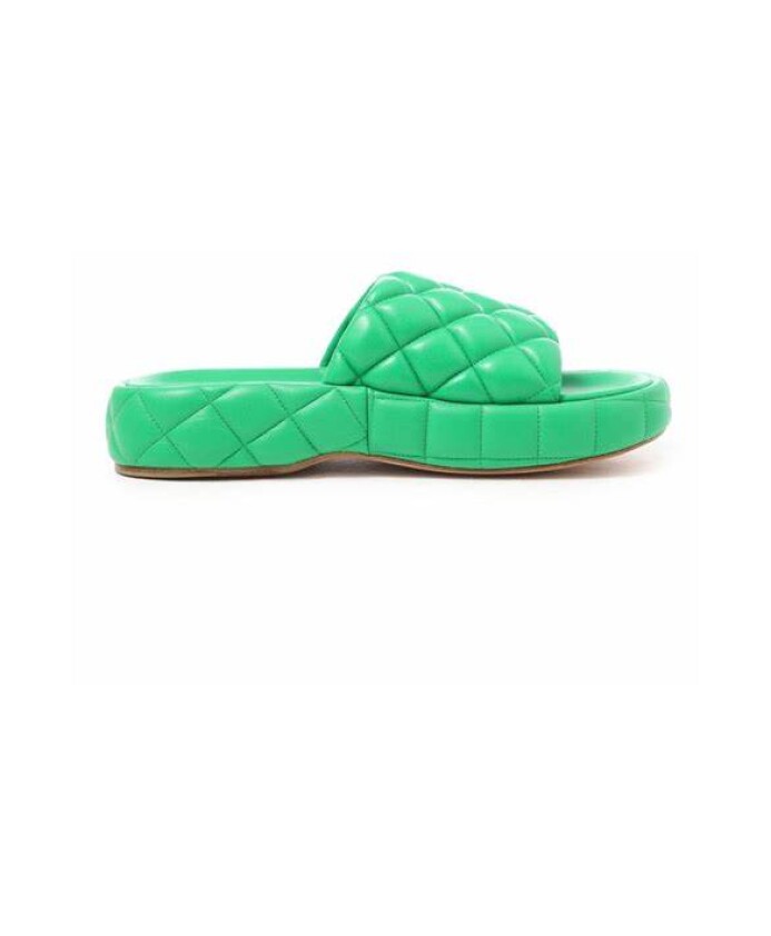 stylish-sandals-for-summer-outfits