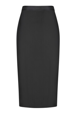 jupes-noires-chic-aw24