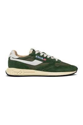 sneakers-vertes-chaussures-style-decontracte
