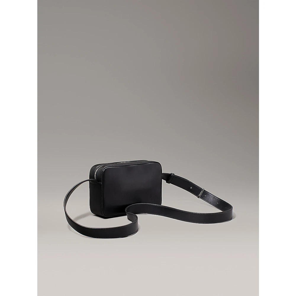 Calvin Klein Geëtste schoudertas met logo voor vrouwen Black Dames