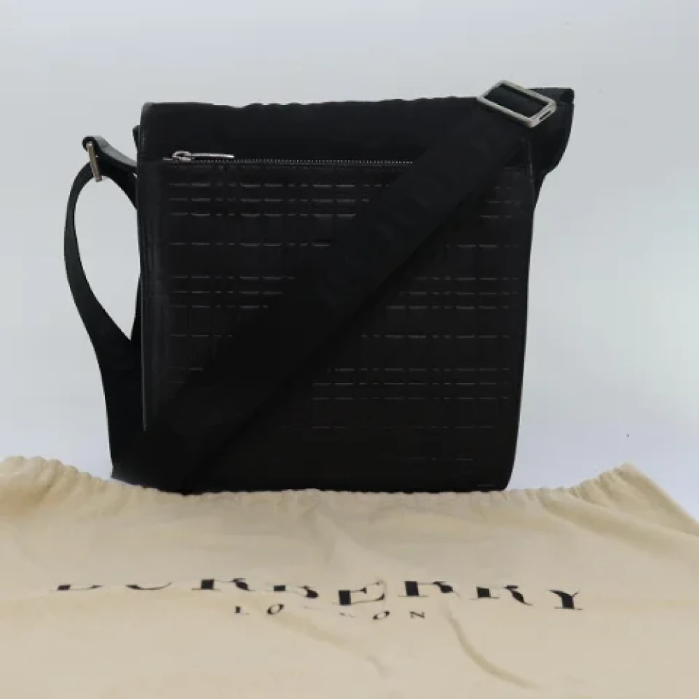 Burberry Vintage Pre-owned Fabric shoulder-bags Black Dames