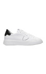sneakers-blancs-en-cuir-avec-fermeture-tressee