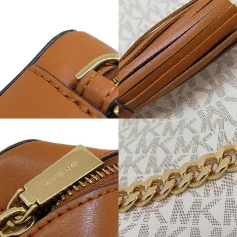 Michael Kors Pre-owned Fabric shoulder-bags Beige Dames