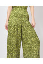 groene-palazzo-broek-met-unieke-voorplooien
