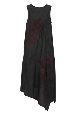 black-sleeveless-dress-with-lace-details