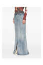 jupe-bleue-avec-large-ceinture