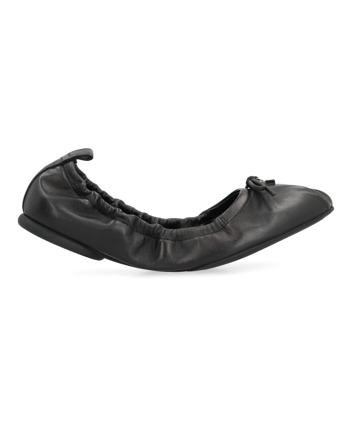 ballerines-en-cuir-avec-sur-le-devant