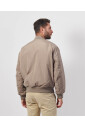 beige-jassen-met-logodetail