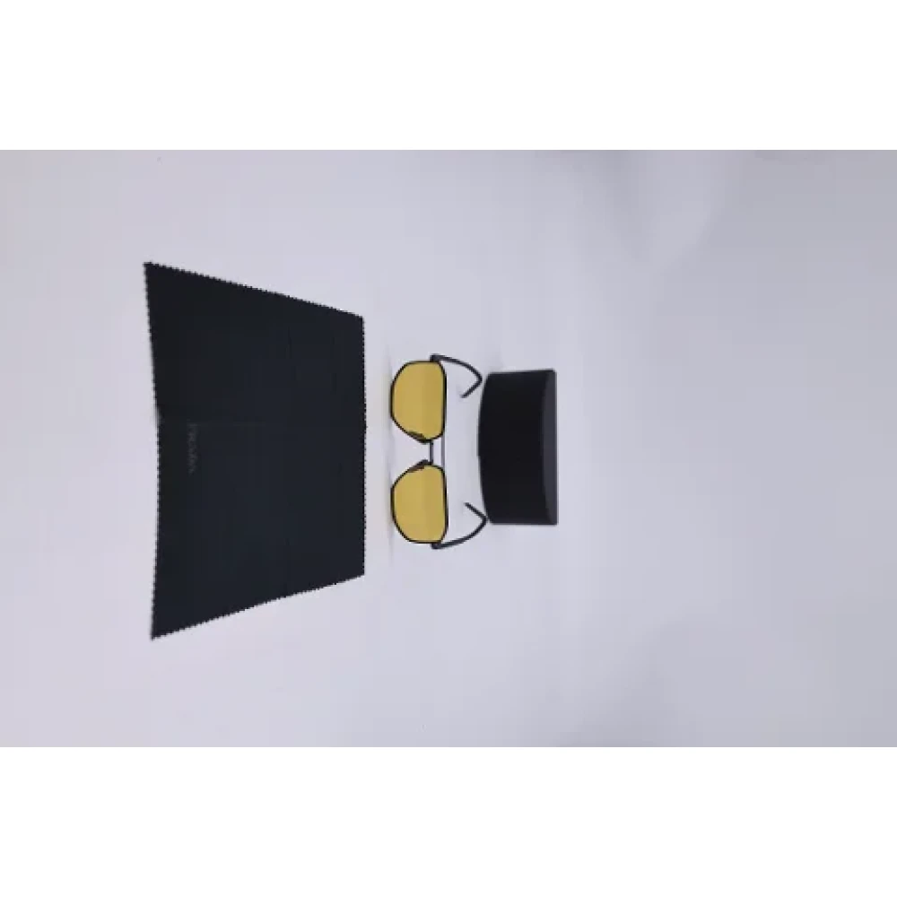 Prada Vintage Pre-owned Metal sunglasses Black Heren