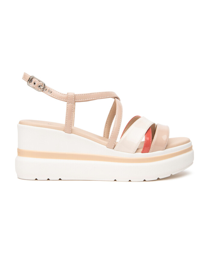 sandales-compensees-beiges-avec-style-and-39-zeppaand-39