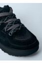 baskets-en-daim-a-lacets