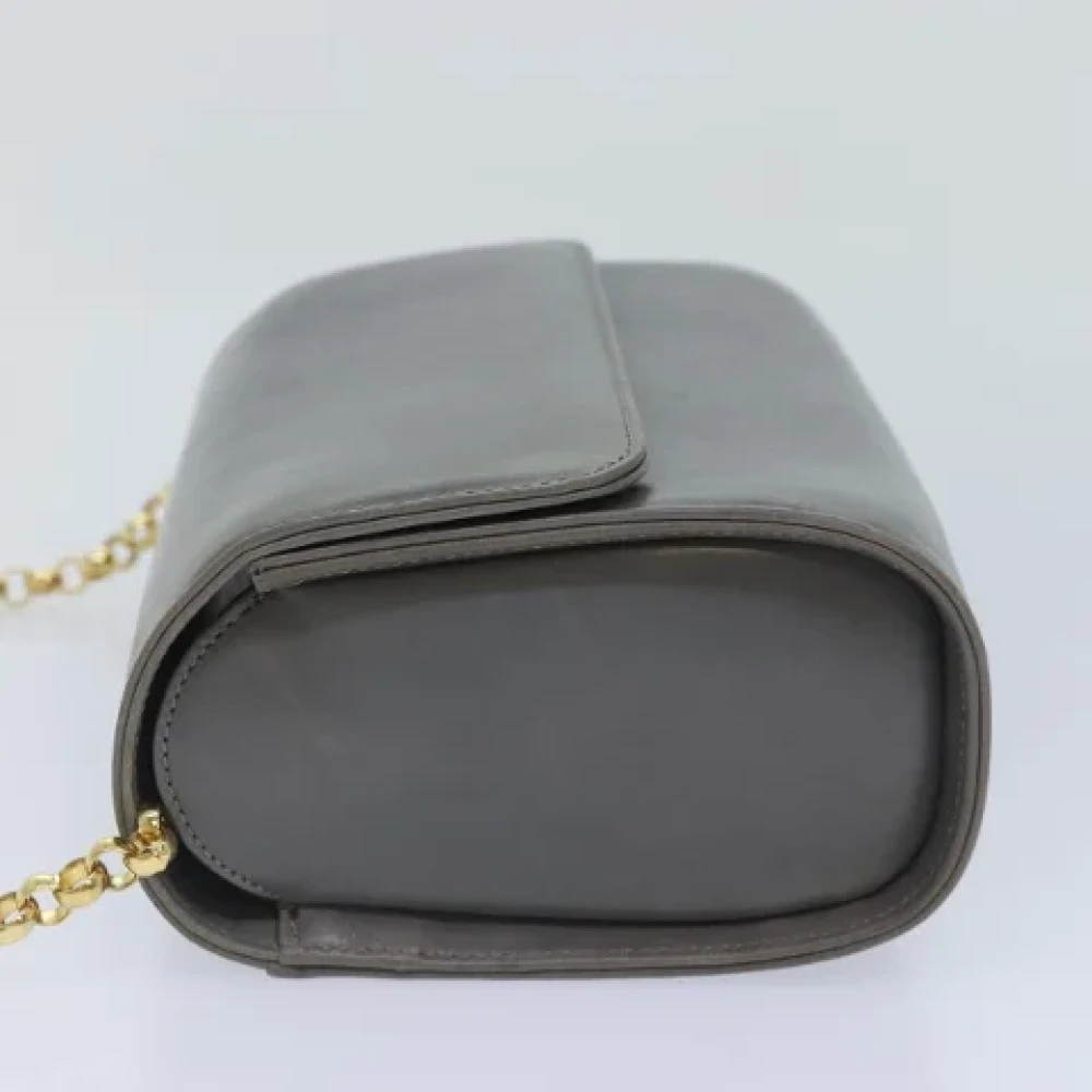 Salvatore Ferragamo Pre-owned Leather shoulder-bags Gray Dames