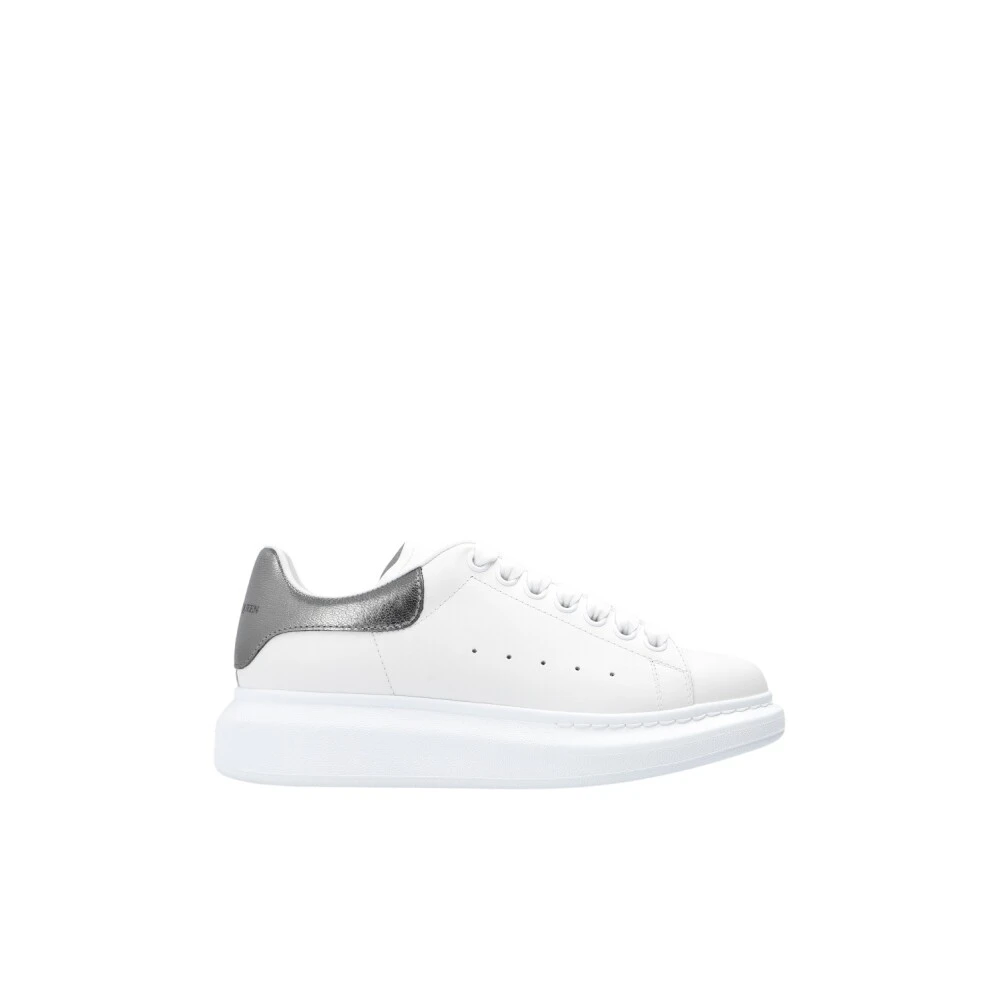 Alexander McQueen Vita Sneakers med Metallic Häl White, Dam