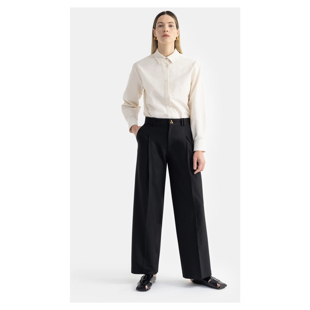 Aeron Vidal White Dames