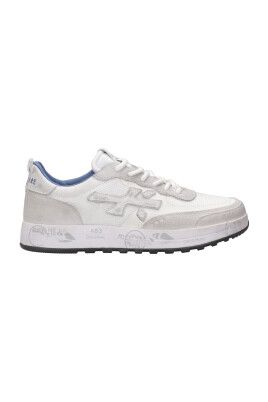 baskets-blanches-en-maille-et-daim