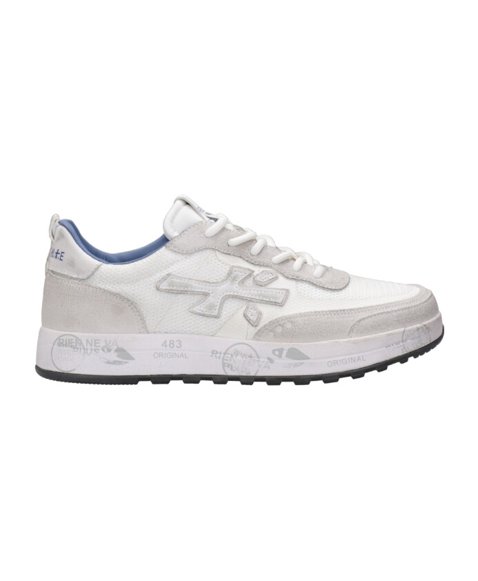 baskets-blanches-en-maille-et-daim