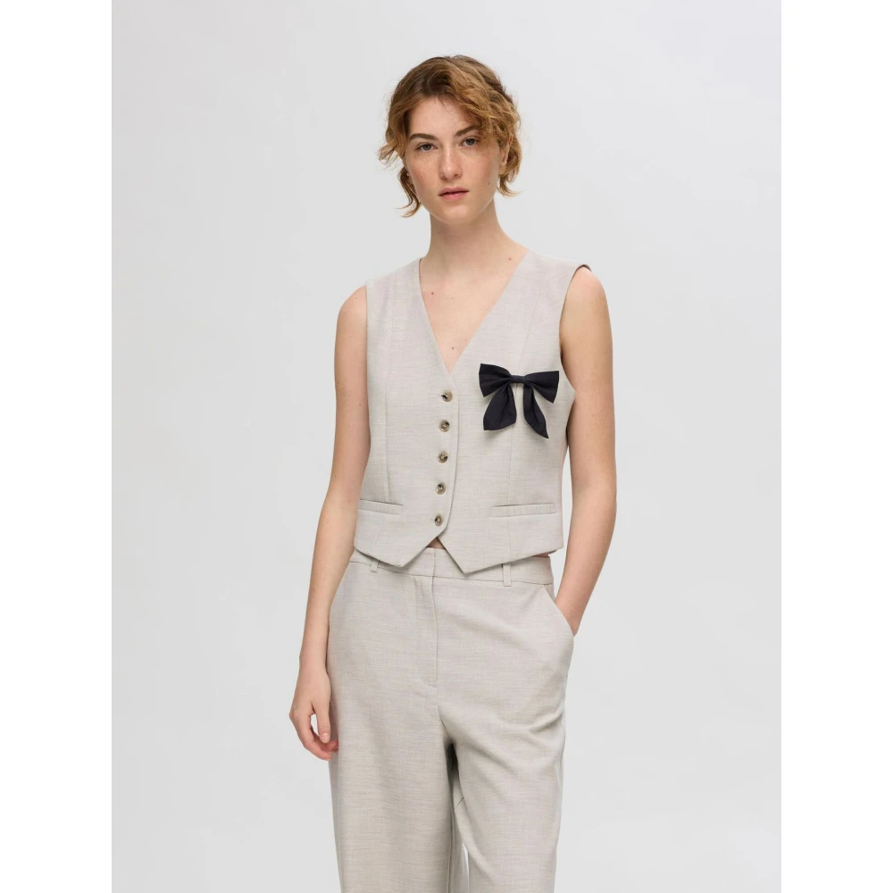 Selected Femme V-hals Mouwloze Vest met Voorknopen Beige Dames