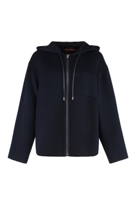 knitted-hoodie-with-front-pocket