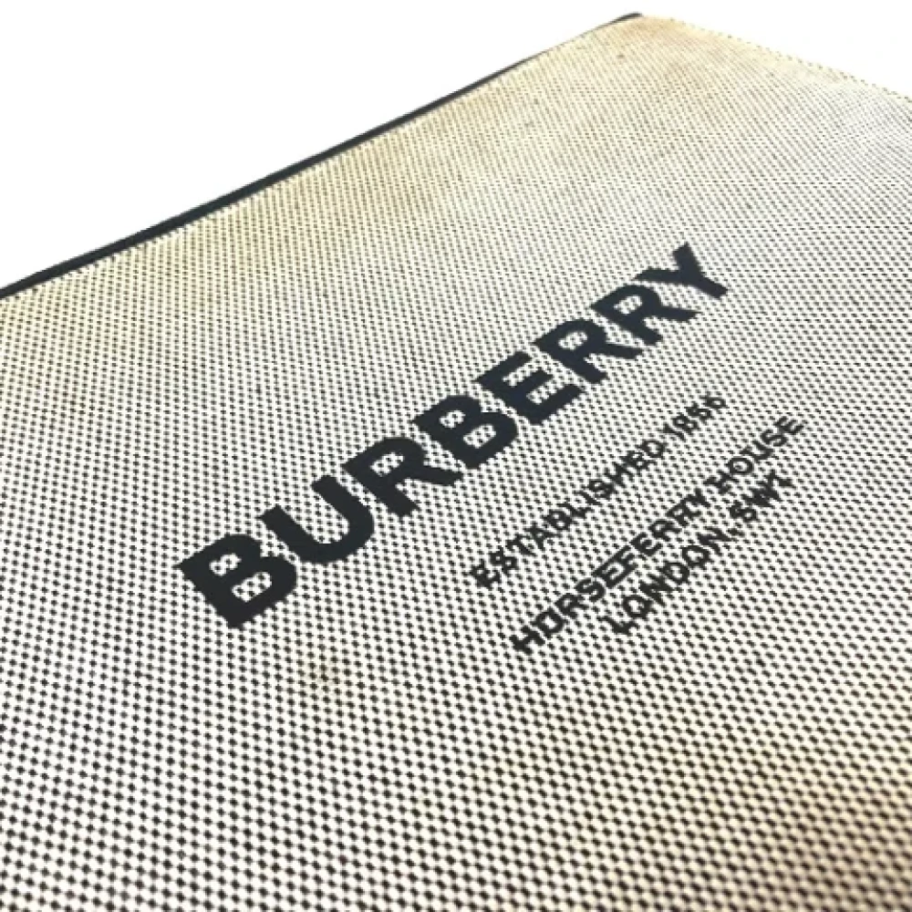 Burberry Vintage Pre-owned Canvas clutches White Dames