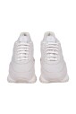 linnen-en-suede-sneakers-voor-de-zomer