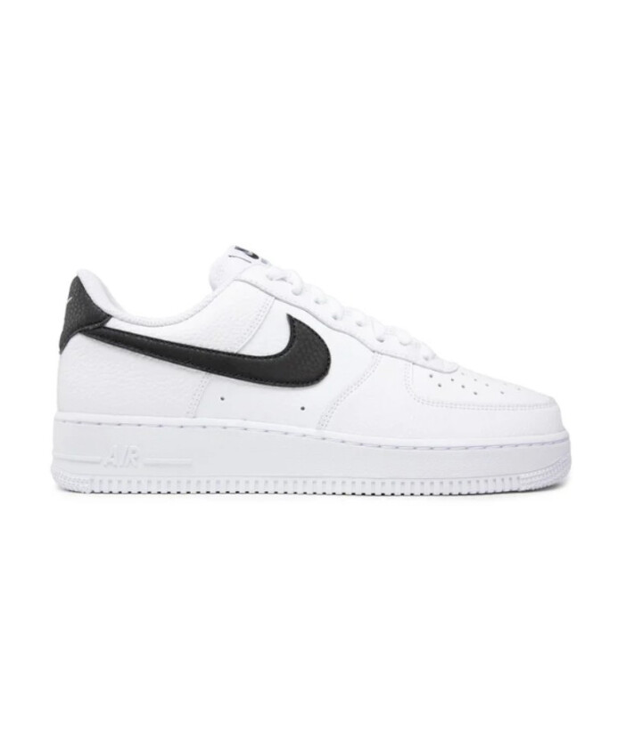 sneakers-blanches-style-classique-moderne