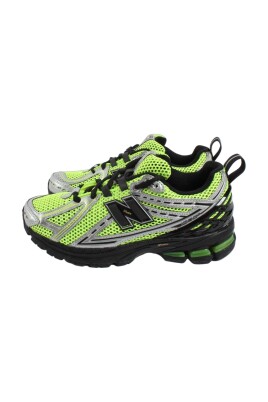 mens-sneakers-black-green-style-m1906rcg