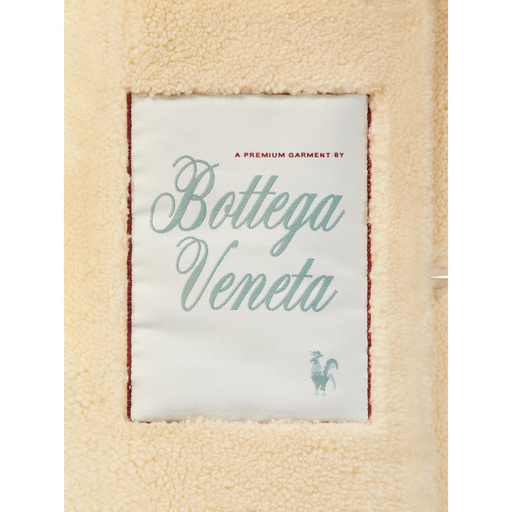 Bottega Veneta Beige Lambfur Jas met Notched Kraag Beige Dames