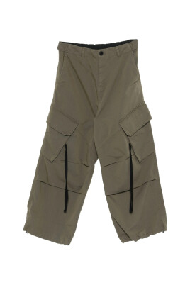 green-cargo-pants-with-cuffed-hems
