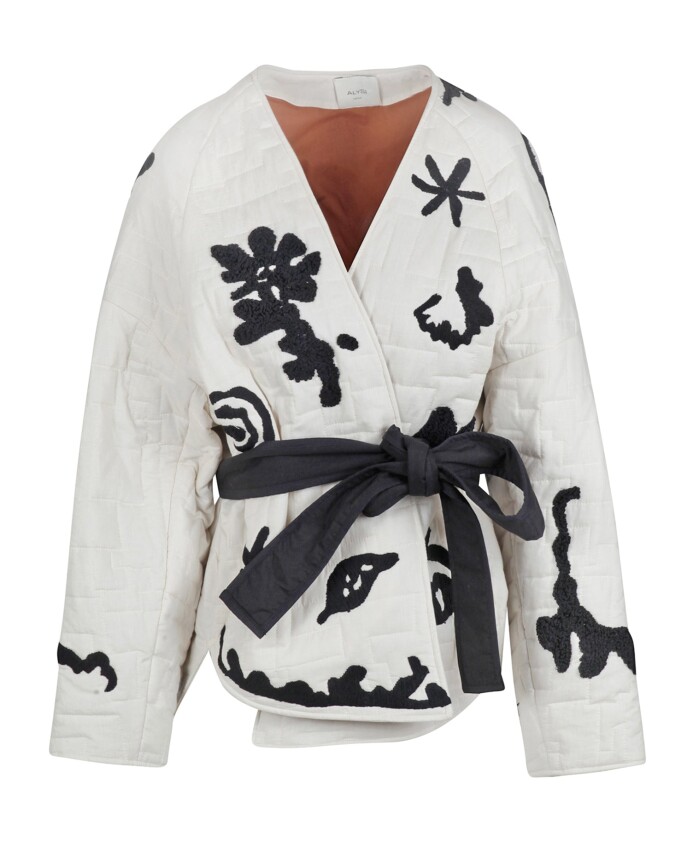 veste-brodee-a-ouverture-frontale