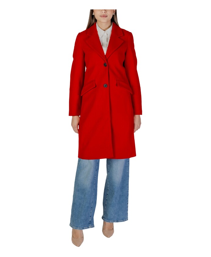 manteau-rouge-classique-a-col-en-v