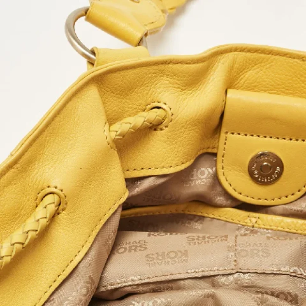 Michael Kors Pre-owned Leather shoulder-bags Yellow Dames