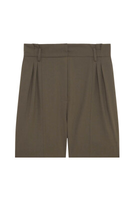 shorts-taille-haute-et-coupe-droite