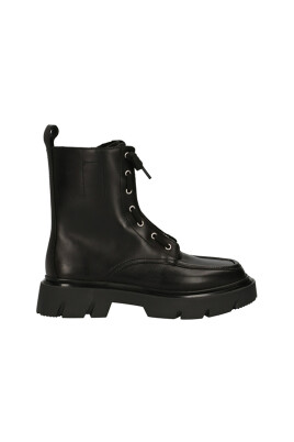 lace-up-boots