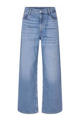 light-denim-bootcut-jeans