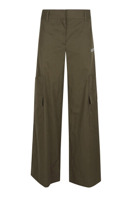 green-trousers-stylish-and-functional-choice