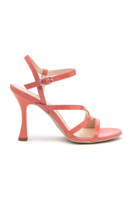 roda-sandaler-med-athos-stil