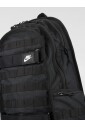 sac-a-dos-noir-tactique-design-elegant