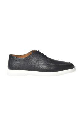 lace-up-in-black-tumbled-leather
